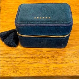 Sézane velvet blue jewelry case